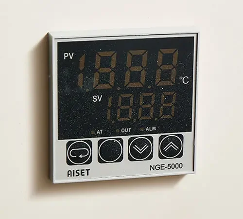 Controlador de temperatura con pantalla LCD